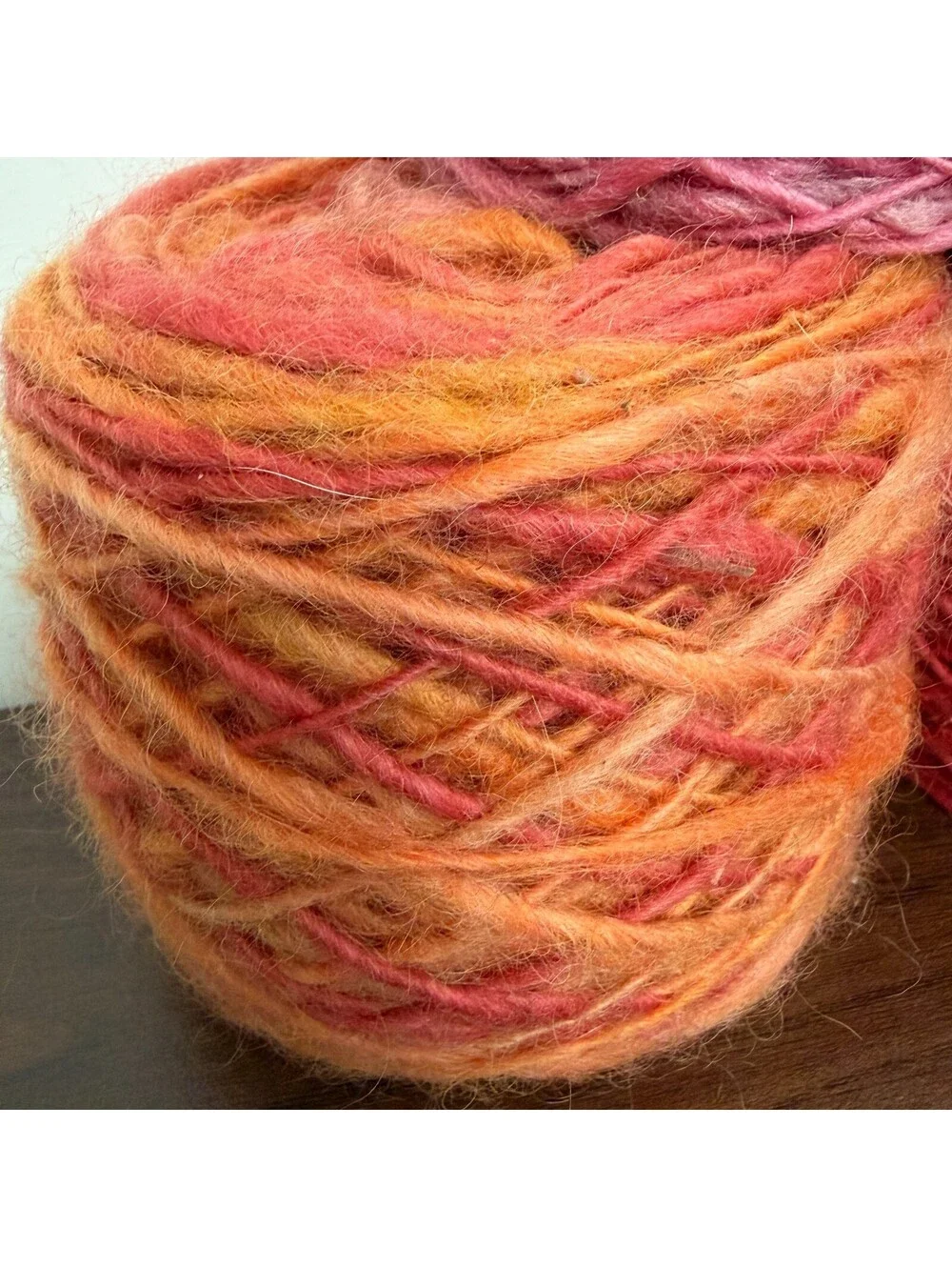 100% Wool Bulky Yarn 595 Yds Pink Coral Orange Red Mix 350g (3 Cakes)